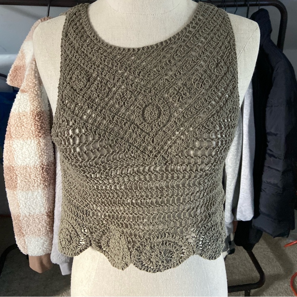 Vintage crochet sleeveless top